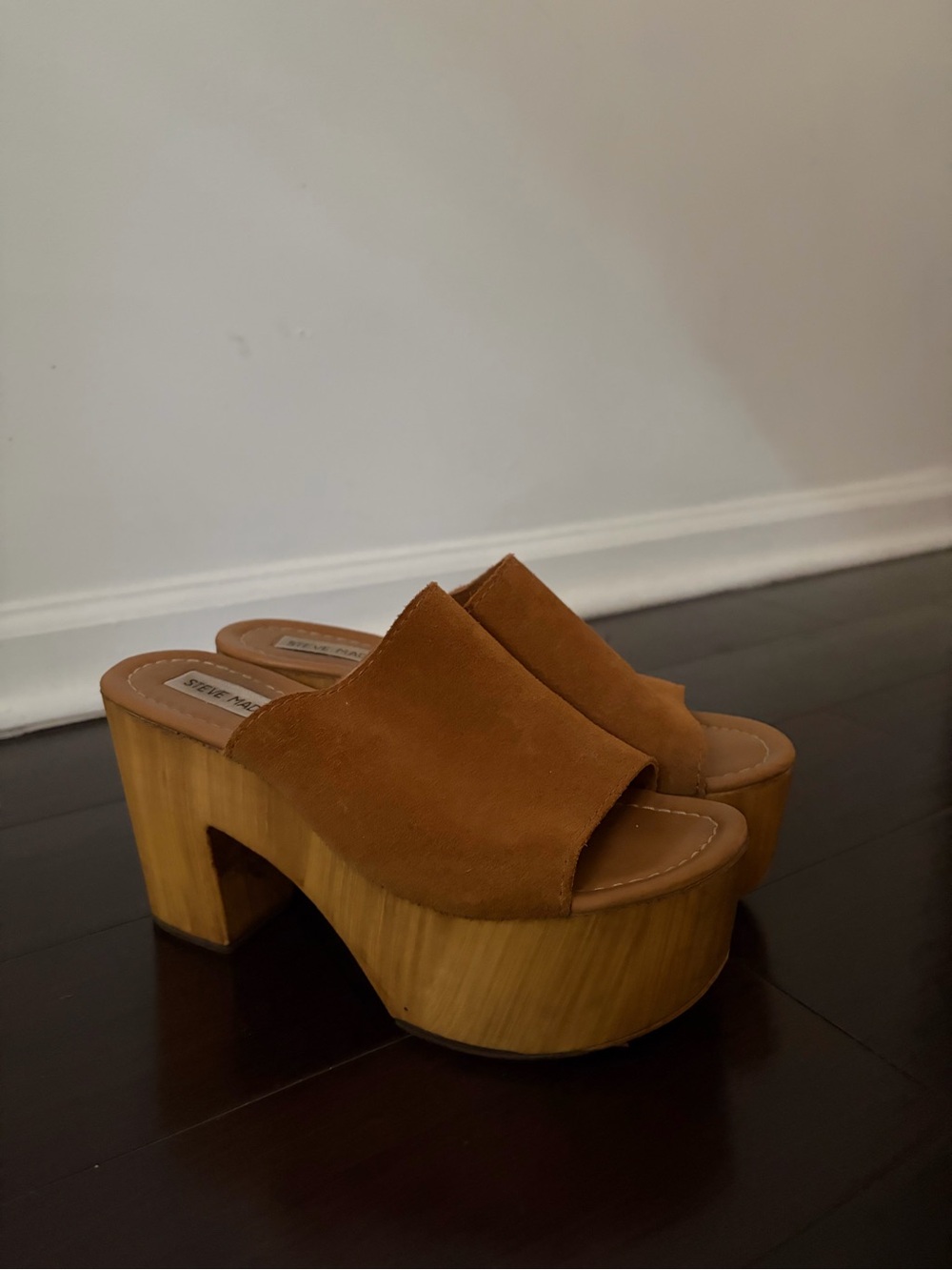 Steve Madden Tan Suede Platform Slide - Picture 2 of 3